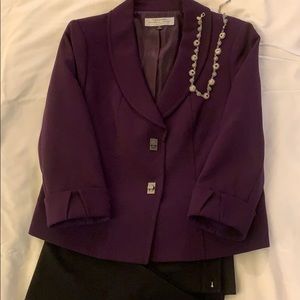 Tahari deep purple, buckle jacket 10petite